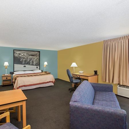 Super 8 By Wyndham Clarinda Motel Exterior photo