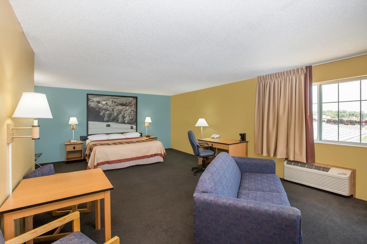 Super 8 By Wyndham Clarinda Motel Exterior photo
